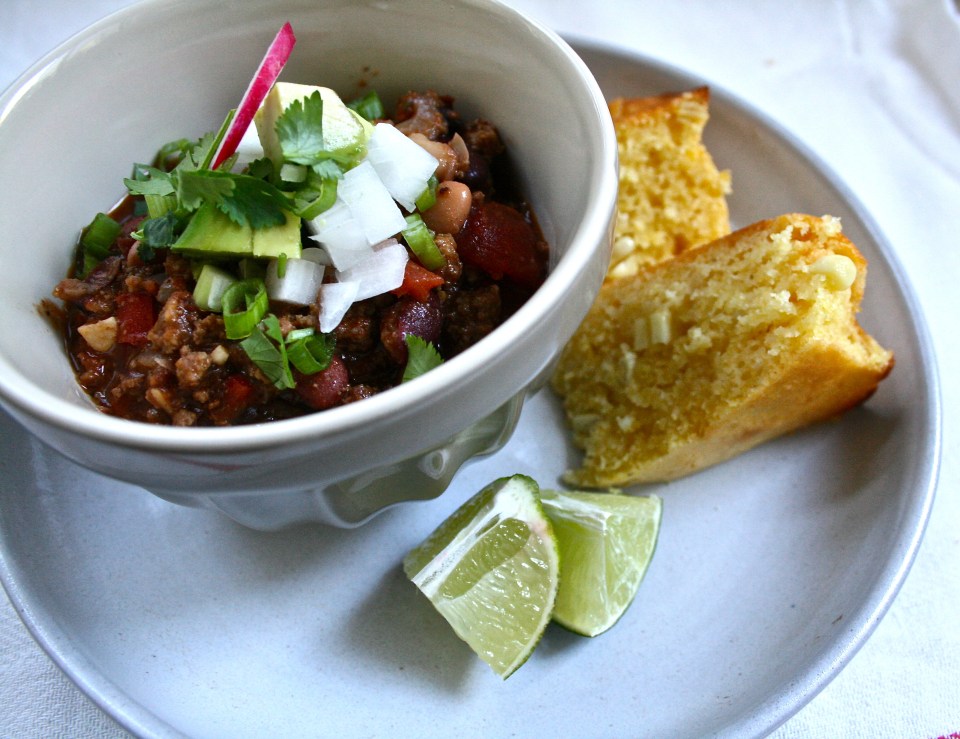 chili, buttermilk cornbread